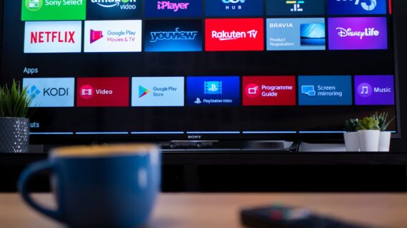 5 Best 32-inch Smart TVs Under Mid-Budget